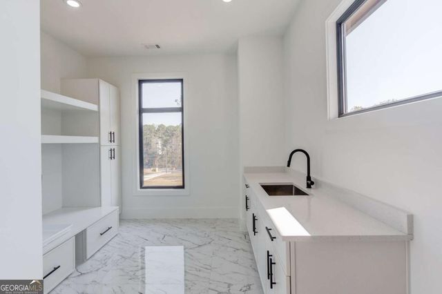 816 Riverside Road, Sugar Hill, GA 30518