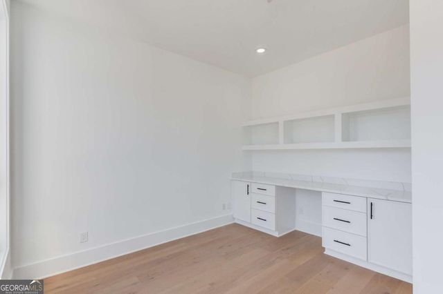 816 Riverside Road, Sugar Hill, GA 30518