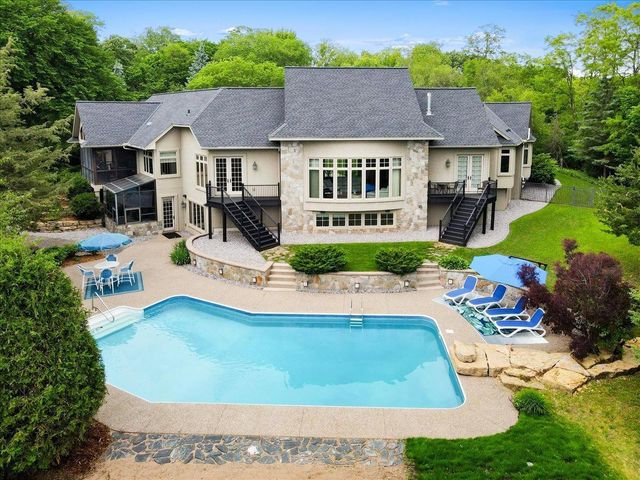 15270 Painters Lane Circle N, Stillwater, MN 55082