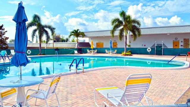 2840 Cynthia Lane 101, Lake Worth Beach, FL 33461