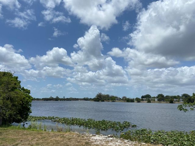 2840 Cynthia Lane 101, Lake Worth Beach, FL 33461