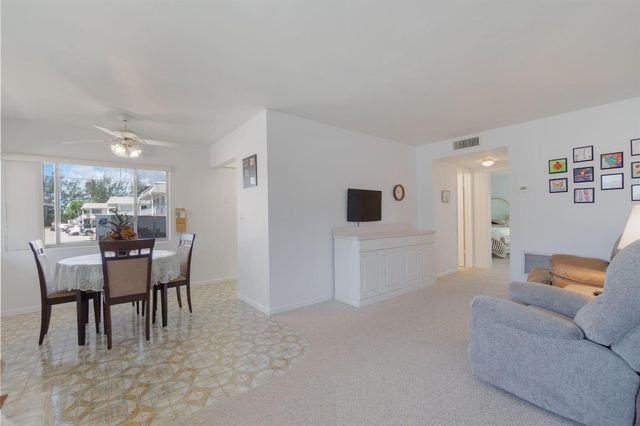 2840 Cynthia Lane 101, Lake Worth Beach, FL 33461