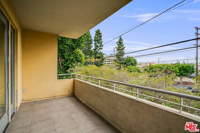 1517 S Bentley Avenue 304, Los Angeles, CA 90025