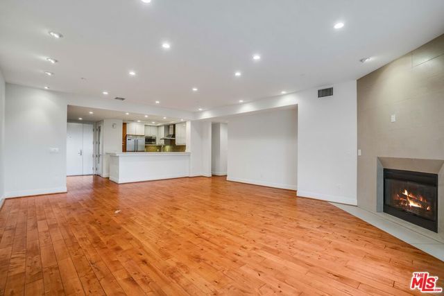 1517 S Bentley Avenue 304, Los Angeles, CA 90025