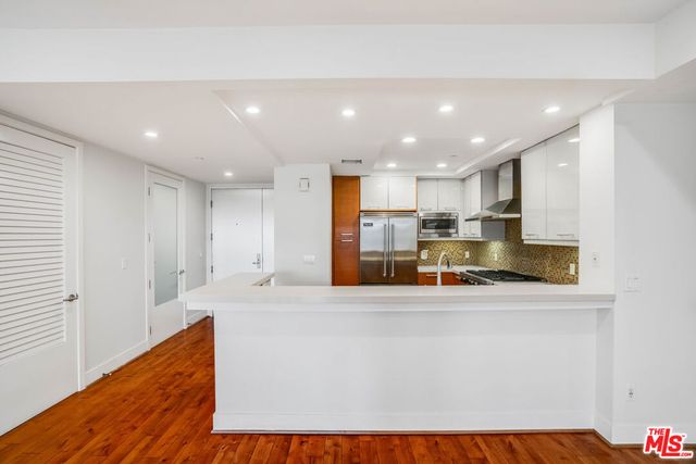 1517 S Bentley Avenue 304, Los Angeles, CA 90025