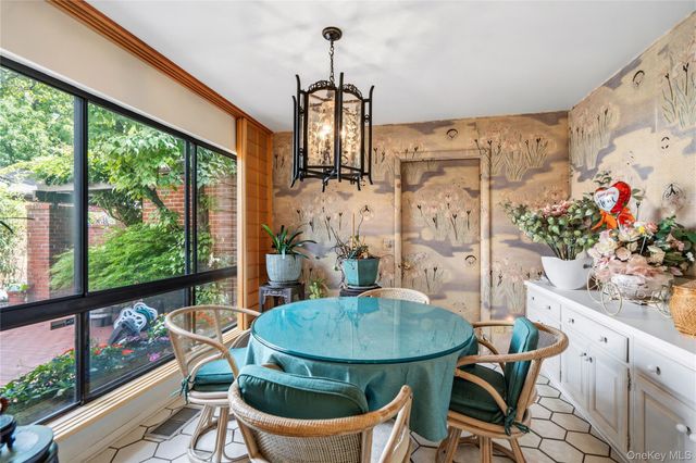 244 Estates Terrace S, Manhasset, NY 11030