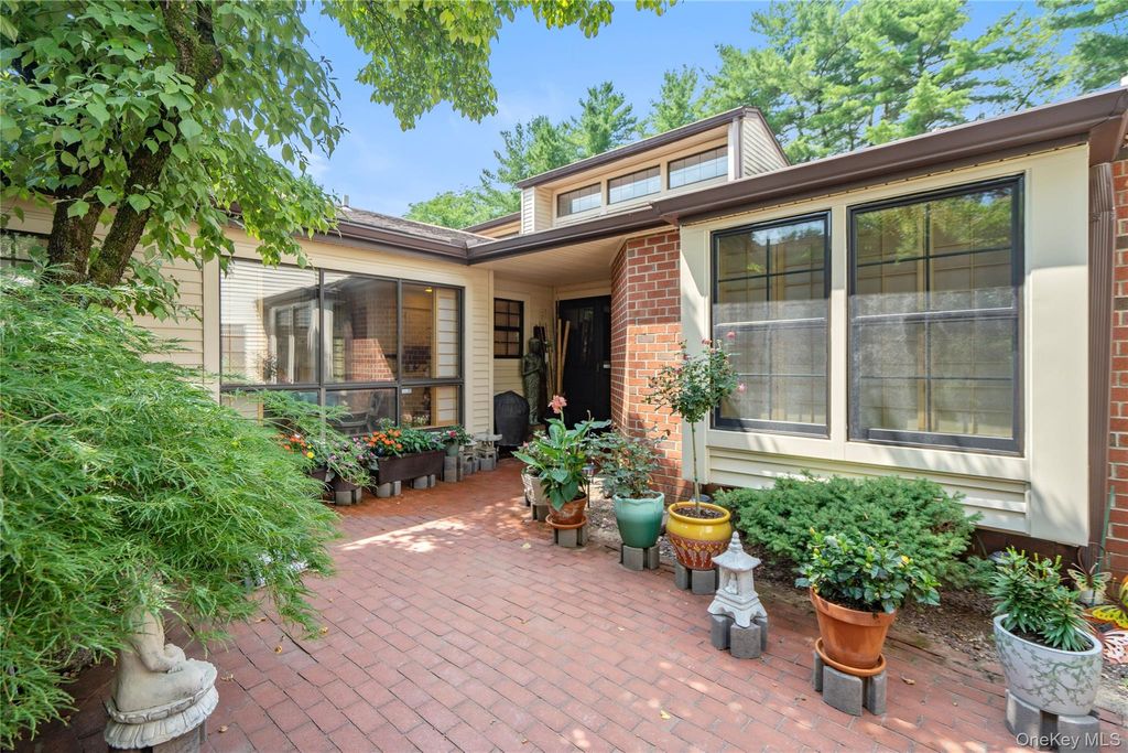 244 Estates Terrace S, Manhasset, NY 11030
