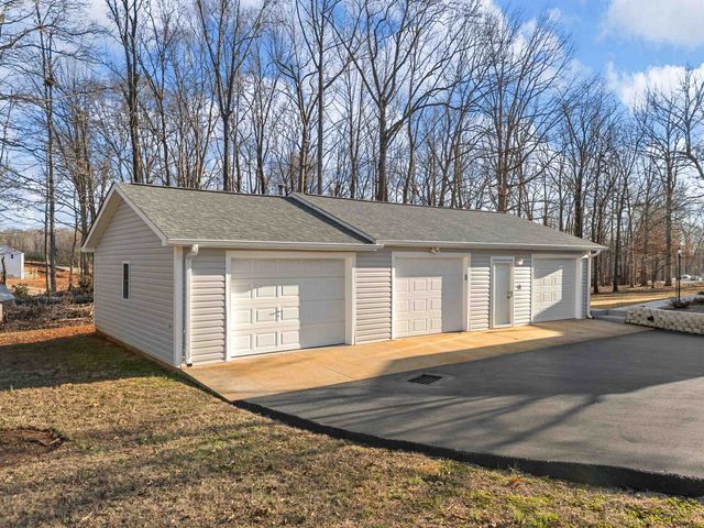 101 Halibut Lane, Spartanburg, SC 29303