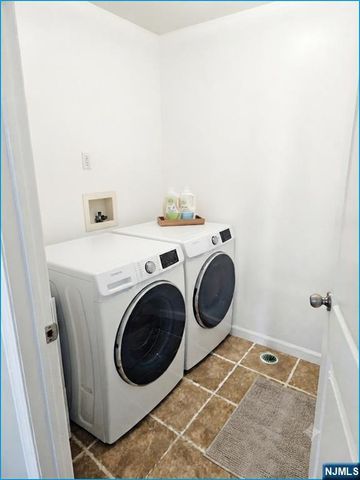 20 Kinney Street, Newark, NJ 07102