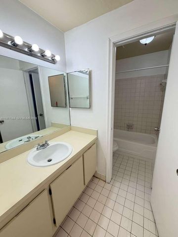 2462 NW 52nd Ave 2462, Lauderhill, FL 33313