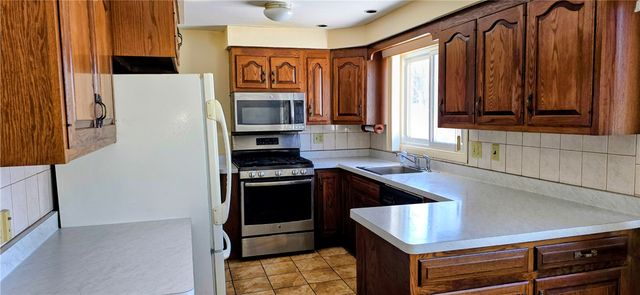 23 Bobbie Drive, Gates, NY 14606