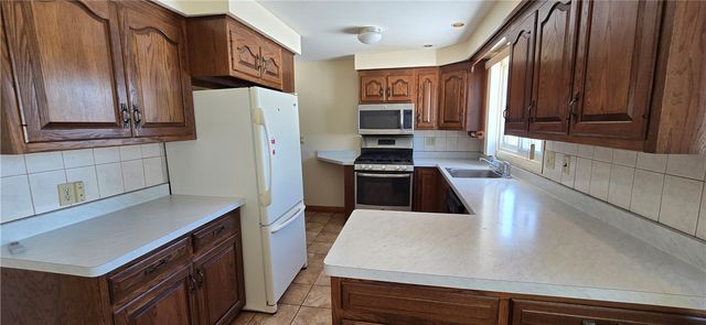 23 Bobbie Drive, Gates, NY 14606