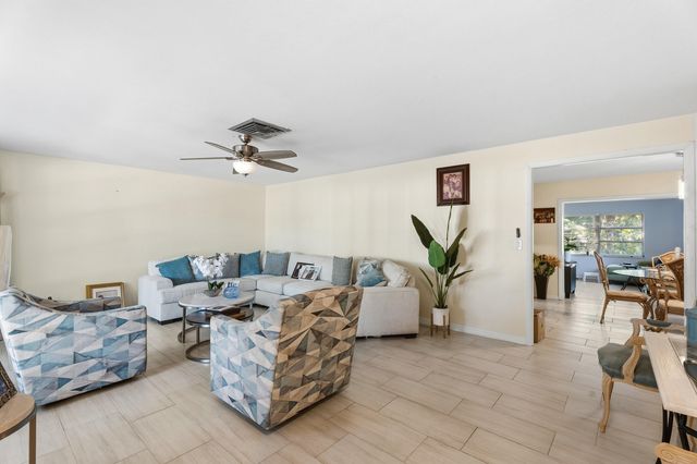 819 Tumblin Kling Road, Fort Pierce, FL 34982