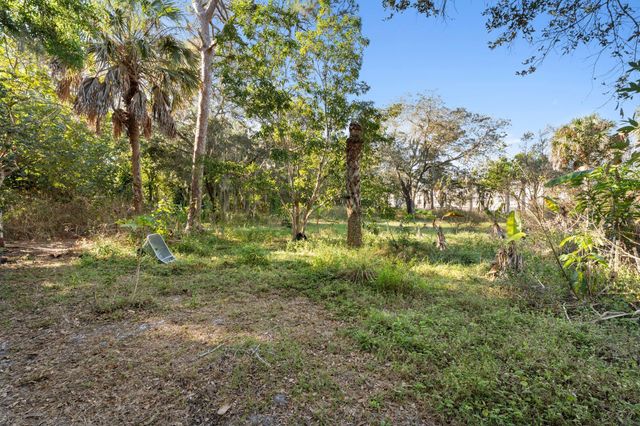 819 Tumblin Kling Road, Fort Pierce, FL 34982