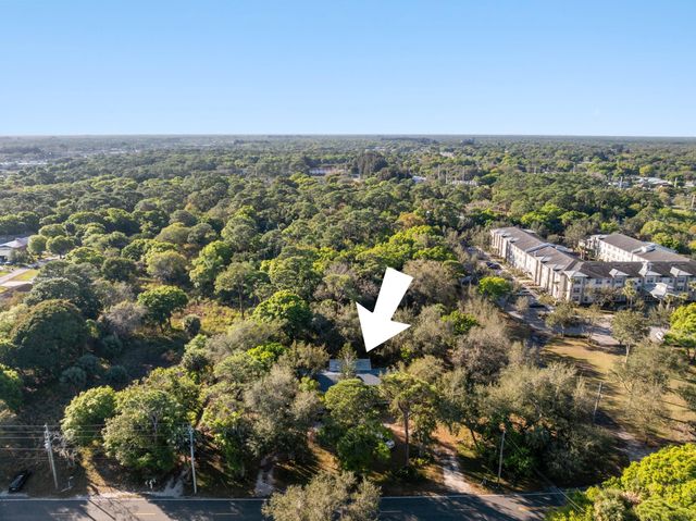 819 Tumblin Kling Road, Fort Pierce, FL 34982