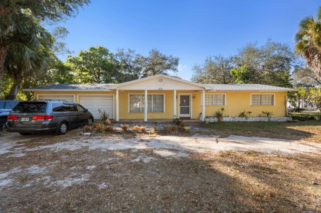 819 Tumblin Kling Road, Fort Pierce, FL 34982