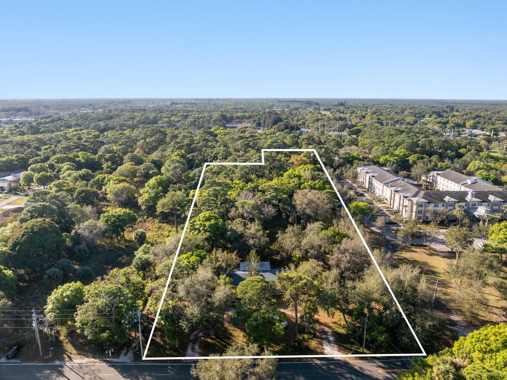 819 Tumblin Kling Road, Fort Pierce, FL 34982