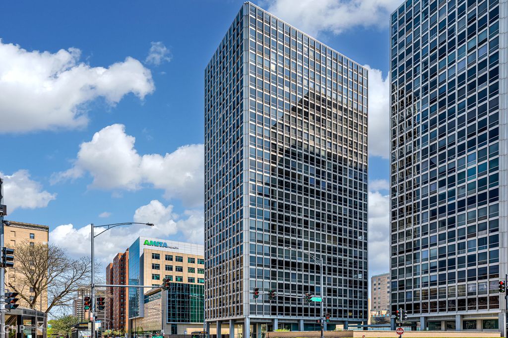 340 W Diversey Parkway 815, Chicago, IL 60657 — exterior