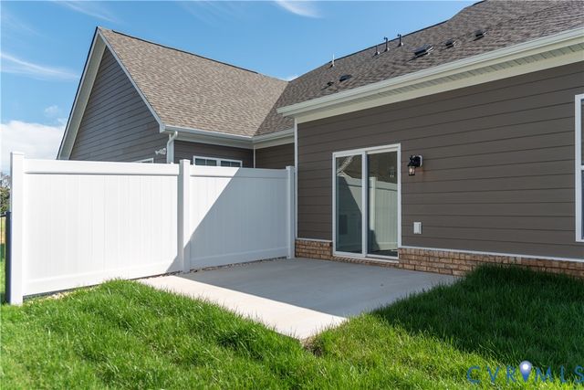 8656 Hope Farm Ln, Mechanicsville, VA 23111