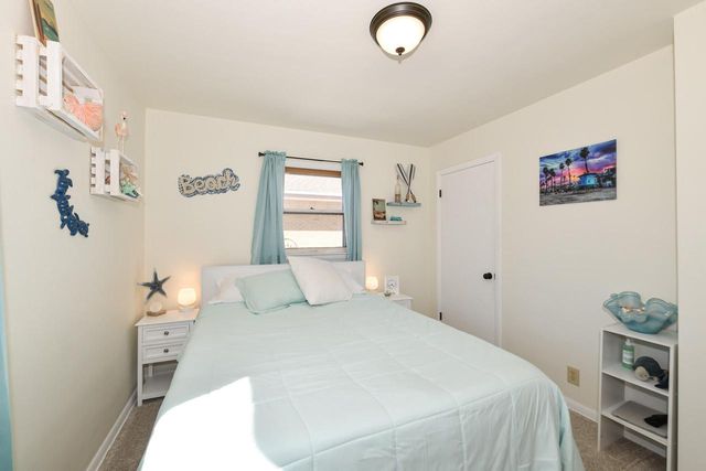 6421 W Allerton AVENUE, Greenfield, WI 53220