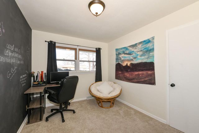 6421 W Allerton AVENUE, Greenfield, WI 53220