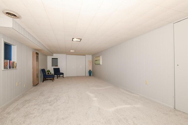 6421 W Allerton AVENUE, Greenfield, WI 53220