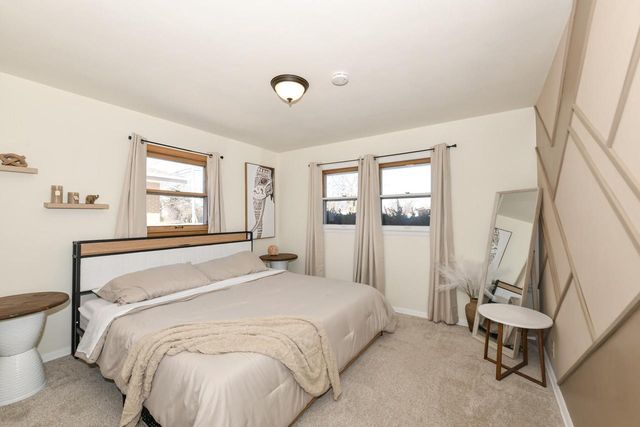 6421 W Allerton AVENUE, Greenfield, WI 53220