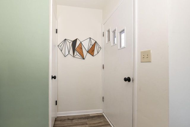 6421 W Allerton AVENUE, Greenfield, WI 53220