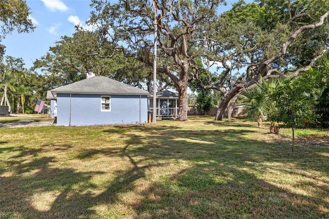 2027 PINECREST WAY, Clearwater, FL 33755