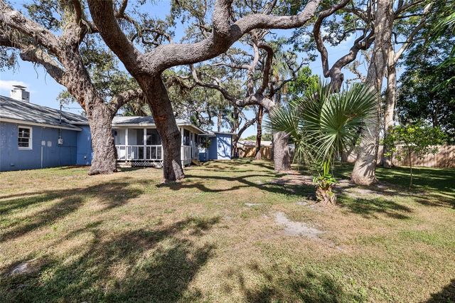 2027 PINECREST WAY, Clearwater, FL 33755