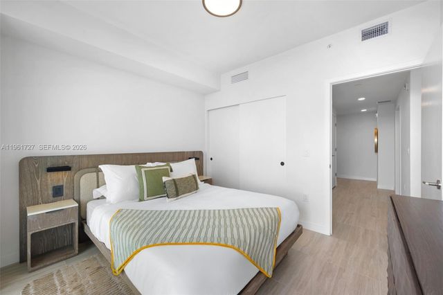 580 72nd St 1210, Miami Beach, FL 33141