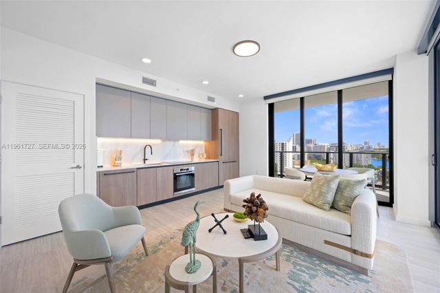 580 72nd St 1210, Miami Beach, FL 33141