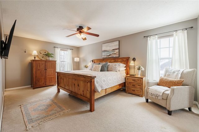 6123 Ebony Ct, Farmington, NY 14425