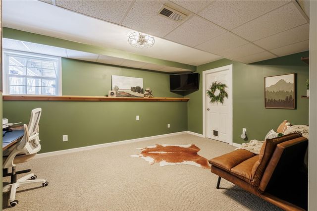 6123 Ebony Ct, Farmington, NY 14425