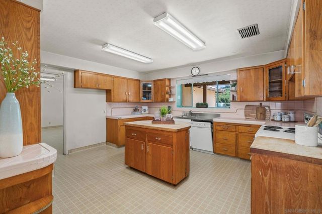 2652 54 Mountain View Dr, Escondido, CA 92027