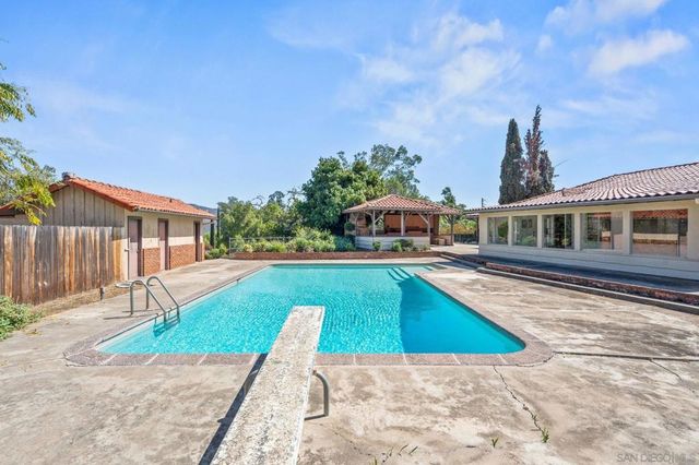 2652 54 Mountain View Dr, Escondido, CA 92027