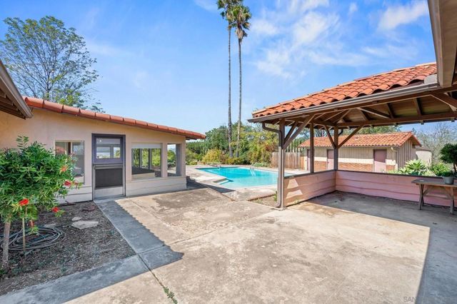 2652 54 Mountain View Dr, Escondido, CA 92027