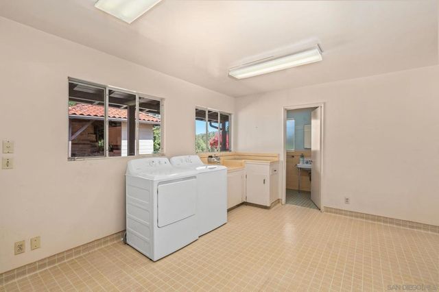 2652 54 Mountain View Dr, Escondido, CA 92027