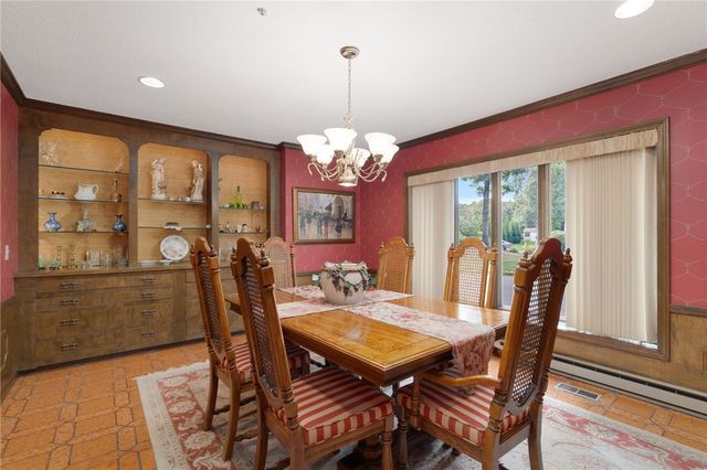 2 Lancers Lane, Lincoln, RI 02865