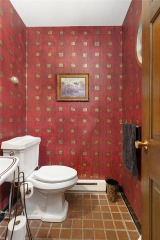 2 Lancers Lane, Lincoln, RI 02865