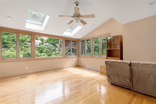 2 Lancers Lane, Lincoln, RI 02865