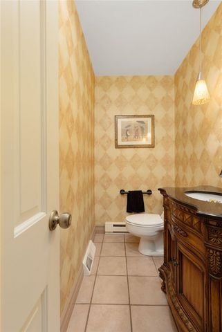 2 Lancers Lane, Lincoln, RI 02865