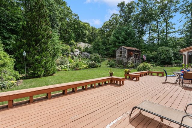 2 Lancers Lane, Lincoln, RI 02865