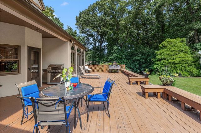 2 Lancers Lane, Lincoln, RI 02865