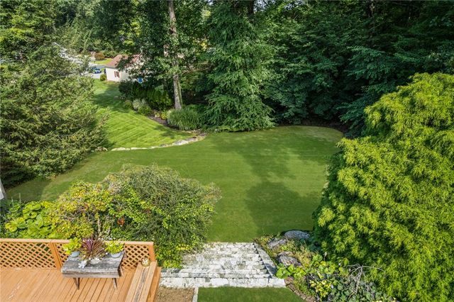 2 Lancers Lane, Lincoln, RI 02865