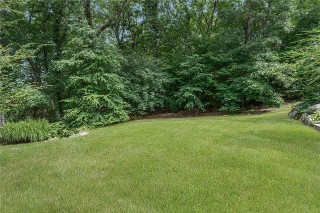 2 Lancers Lane, Lincoln, RI 02865