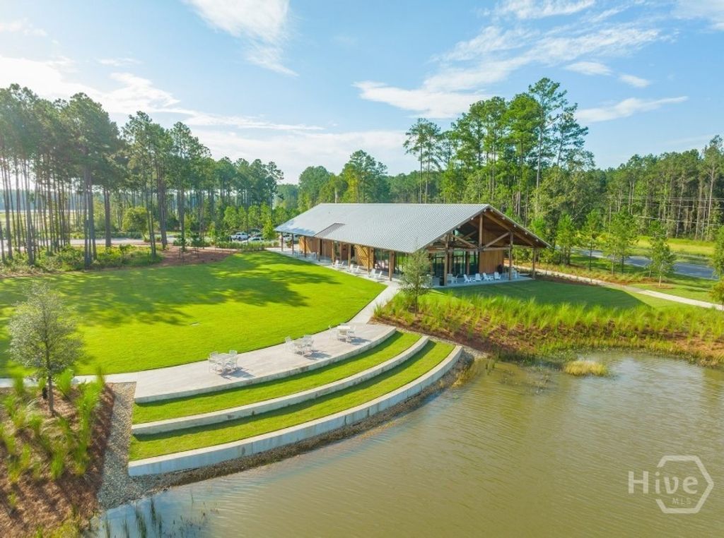 Image 13 of property listing at 164 Elwood Road, Richmond Hill, GA 31324