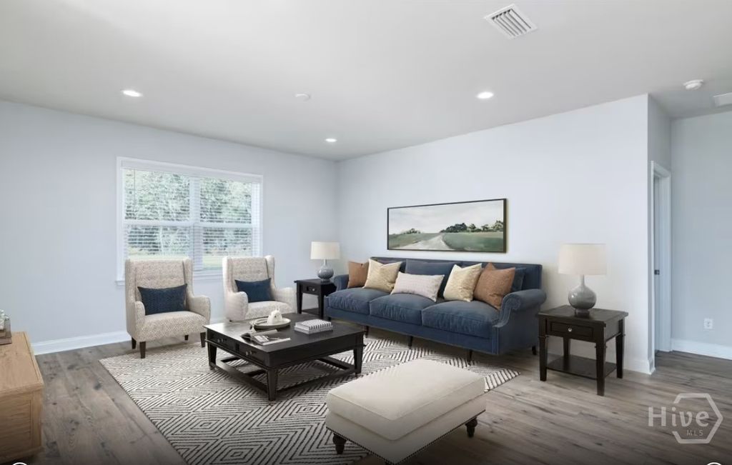 Image 5 of property listing at 164 Elwood Road, Richmond Hill, GA 31324