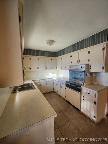 1672 S Velma Avenue, Atoka, OK 74525