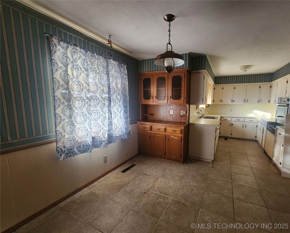 1672 S Velma Avenue, Atoka, OK 74525